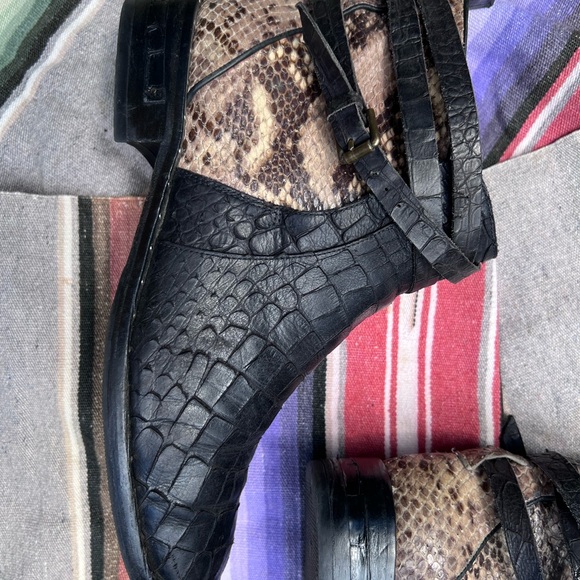 Rare Freda Salvador Dusty Pink Black Snake Embossed Ankle Boots - Picture 5 of 11